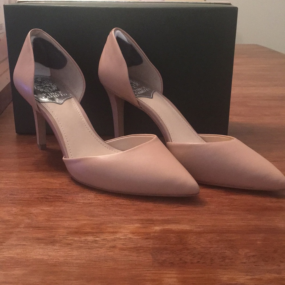 Vince Camuto Pumps